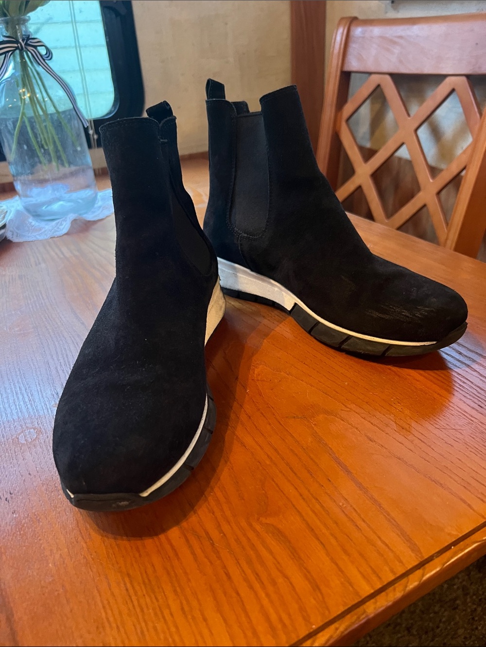 La Canadienne / Newport Black Suede Waterproof Chelsea ankle boot Bootie 9.5